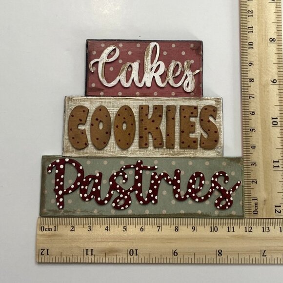 Handmade Tiered Tray Decor - Cakes, Cookies, Pastries Baking - 10 Pieces - Picture 8 of 12